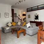 Sunny Aloha Apartment